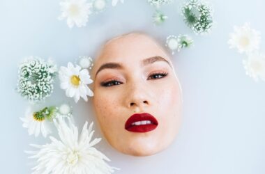 Defending Against Winter Dryness: 7 Essential Skin Care Secrets