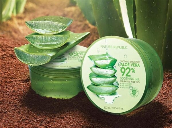 Nature Republic Soothing & Moisture Aloe Vera 92% Gel 300ml - Image 2